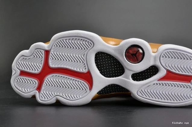white JORDAN RETRO 414571-135 MOMENTS